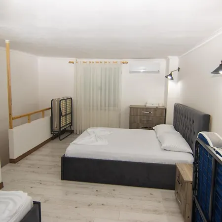 Hotel Lalun Aparts *