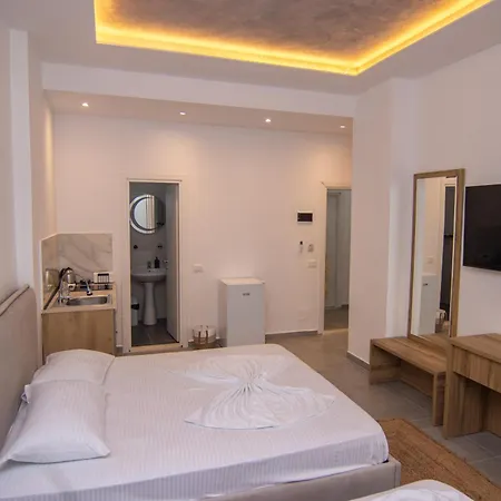 Lalun Aparts * Golem (Tirana)