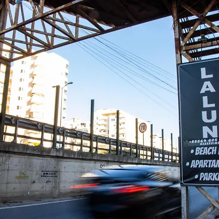 Lalun Aparts Golem (Tirana)