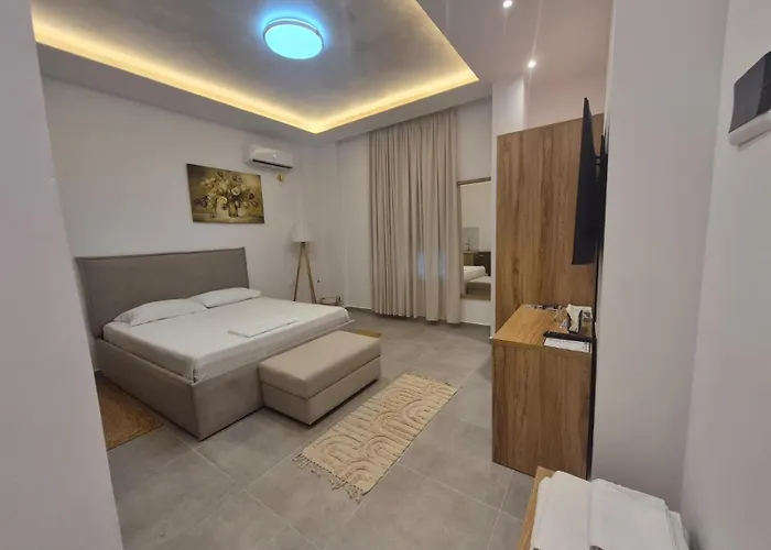 Lalun Aparts Golem (Tirana)