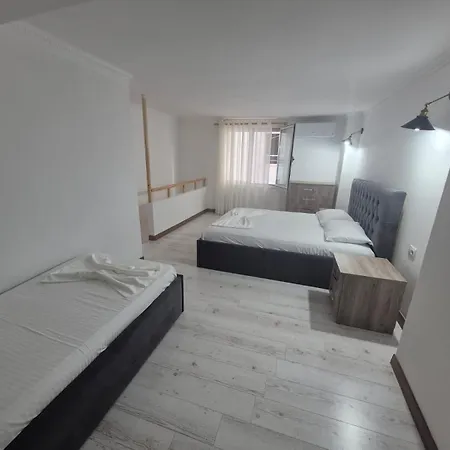 Lalun Aparts Golem (Tirana)