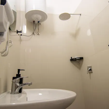 Lalun Aparts Hotell Golem (Tirana)