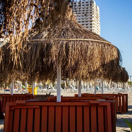 Lalun Aparts * Golem (Tirana)