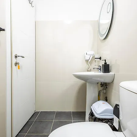 Lalun Aparts Ξενοδοχείο Golem (Tirana)