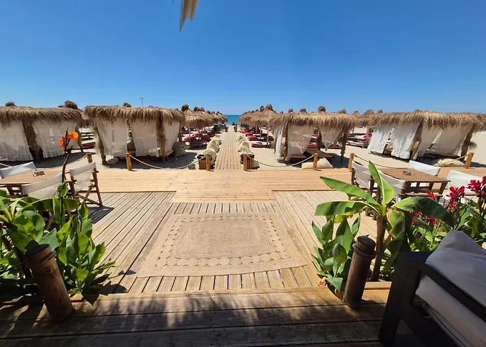 Lalun Aparts * Golem (Tirana)