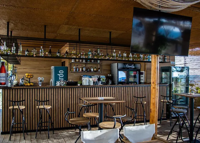 Lalun Aparts * Golem (Tirana)