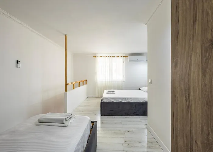 Lalun Aparts Ξενοδοχείο Golem (Tirana)