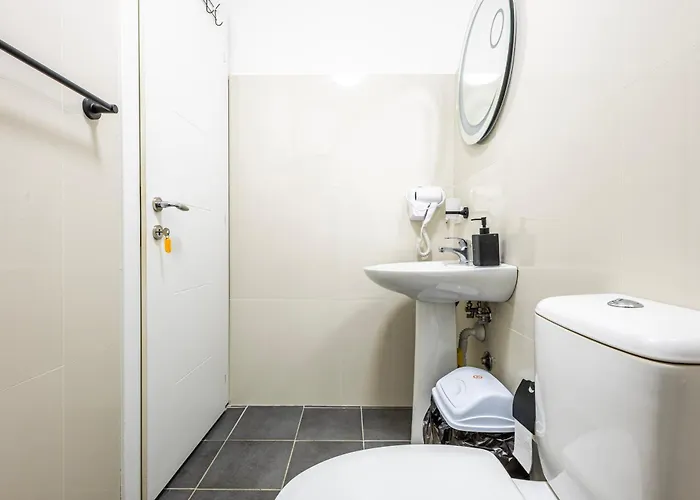 Lalun Aparts Ξενοδοχείο Golem (Tirana)