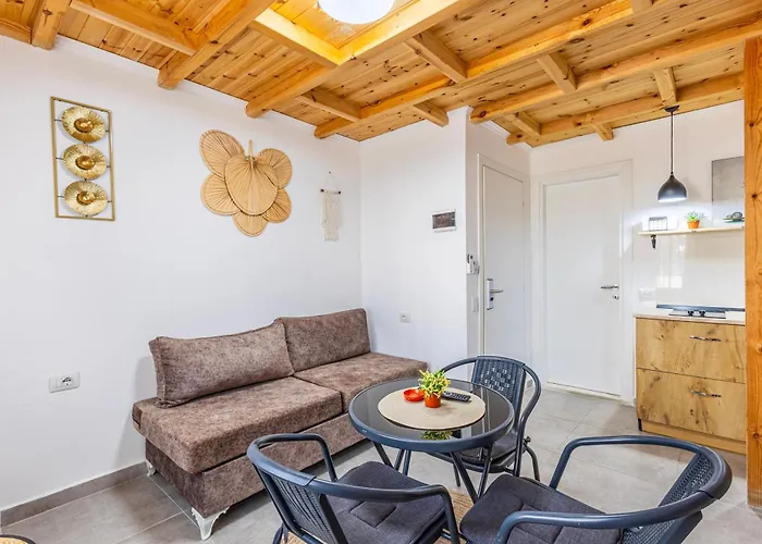 Ξενοδοχείο Lalun Aparts Golem (Tirana)