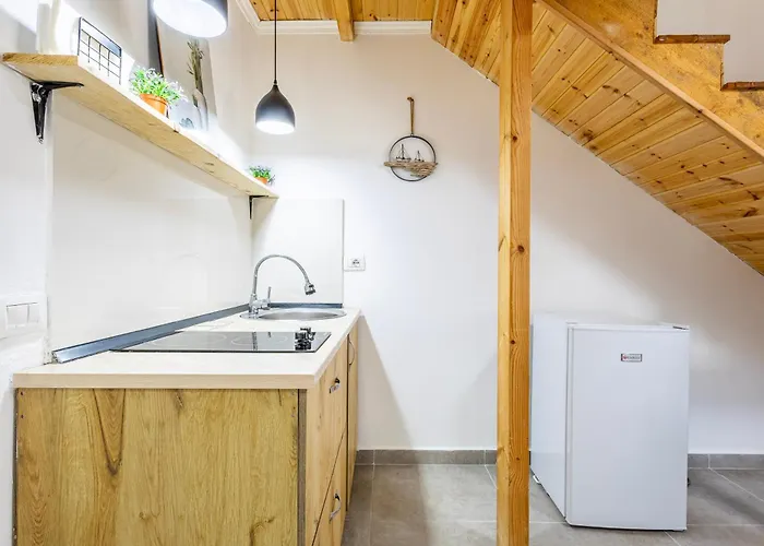 Lalun Aparts Ξενοδοχείο Golem (Tirana)