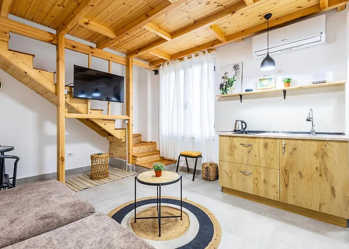 Lalun Aparts Ξενοδοχείο Golem (Tirana)