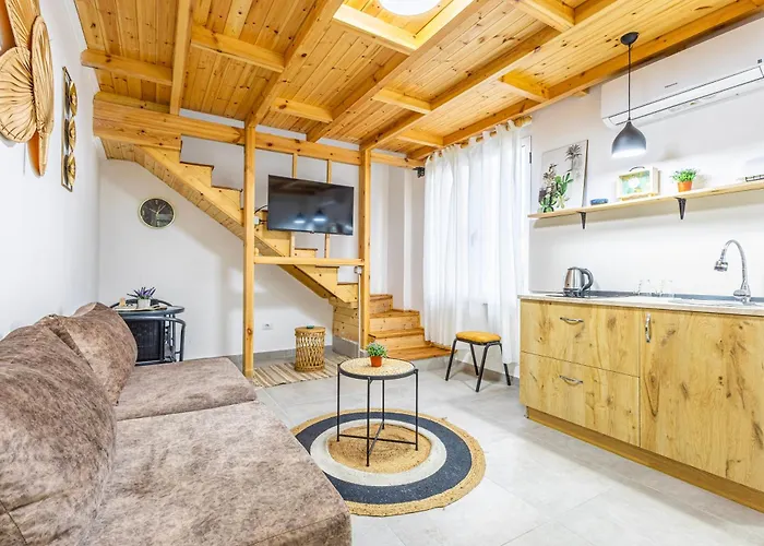 Lalun Aparts Ξενοδοχείο Golem (Tirana)