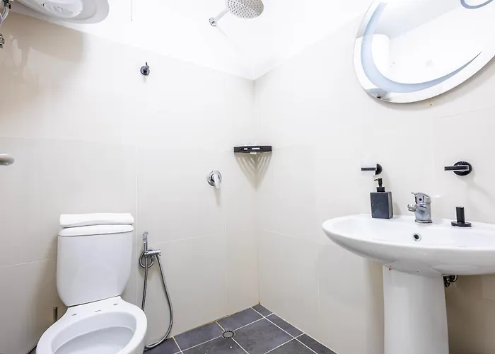 Lalun Aparts Ξενοδοχείο Golem (Tirana)